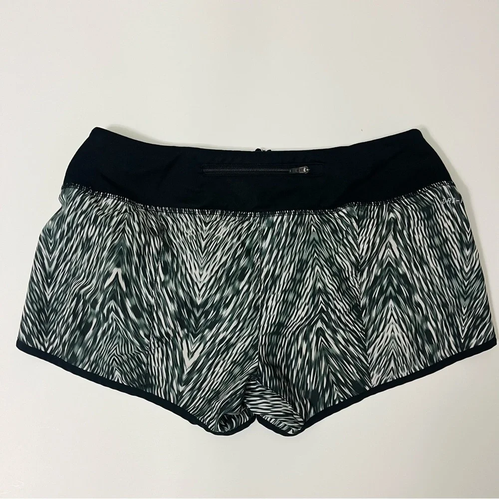 Nike Shorts Dri Fit Black White Gray Patterned Women’s Athletic Running Small - Picture 3 of 4